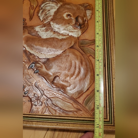 Vintage Koala art, leatherwork sculpted and hand colored - Picture 10 of 10